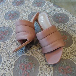 New Designer Blush Pink Quilted Heeled Mules Size 6